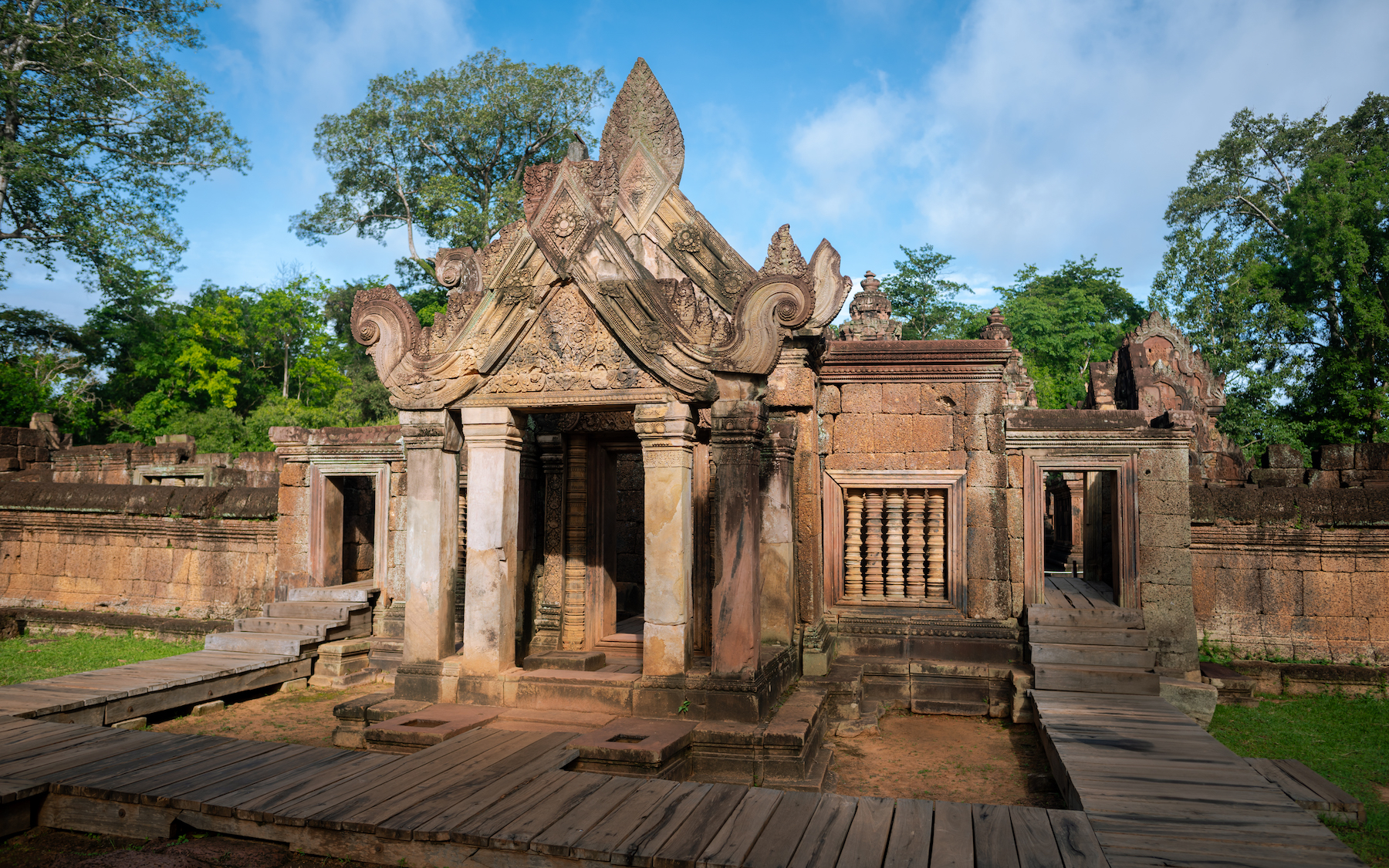 Big Loop & Banteay Srei Tour